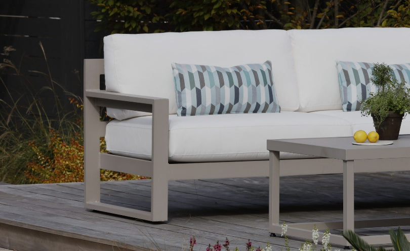 Bona Vista 48" Rectangle Cocktail Table